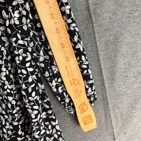 Vince Camuto V neck Top Women Extra Small Floral Shirt Ladies - Picture 6 of 6